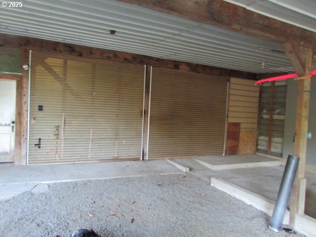 21451 SE Webfoot Rd, Dayton, OR 97114 - view of garage