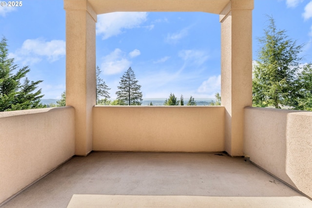 370 NW 81st Pl, Portland, OR 97229 - balcony featuring a water view