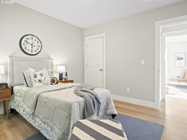 5325 NE Flanders St, Portland, OR 97213 - bedroom with light wood-type flooring and baseboards