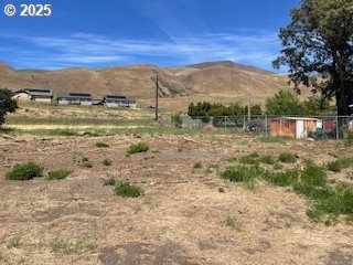 9251 State Route 14, Wishram, WA 98673