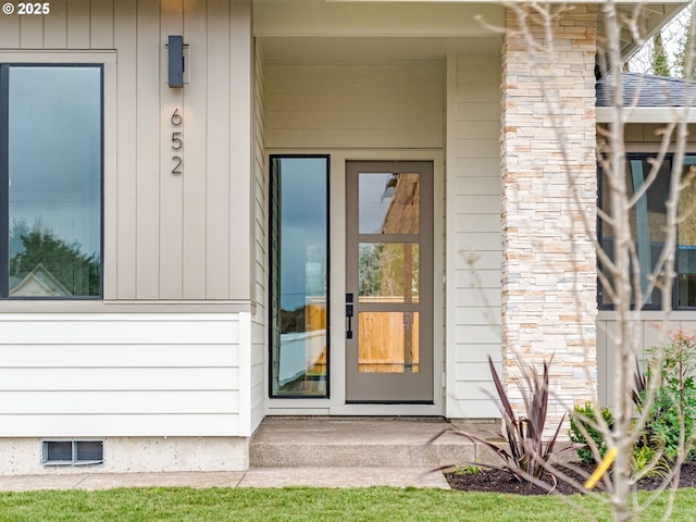 view of property entrance