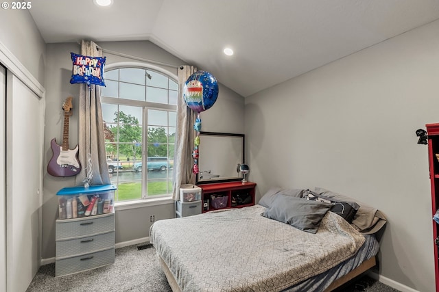 bedroom featuring carpet flooring, baseboards, vaulted ceiling, and recessed lighting