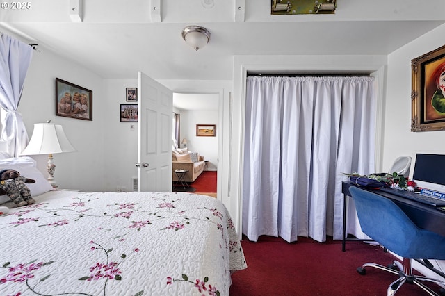 925 S Irvine Pl, Seaside, OR 97138 - carpeted bedroom featuring a desk
