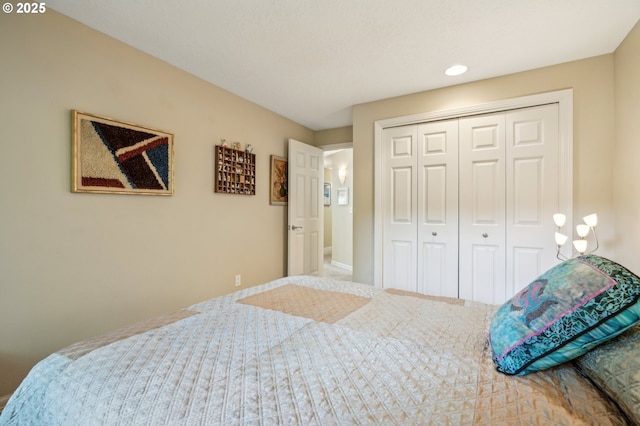 515 SW Colony Dr, Portland, OR 97219 - bedroom with a closet and recessed lighting