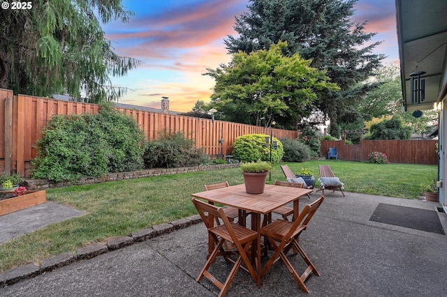 17616 SW Ivy Glenn Dr, Beaverton, OR 97007 - fenced backyard featuring a patio and outdoor dining area