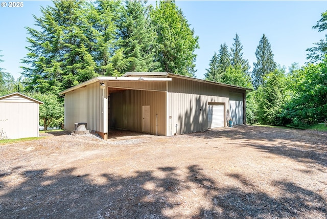 230 S Maple Hill Rd, Kelso, WA 98626 - garage featuring a garage