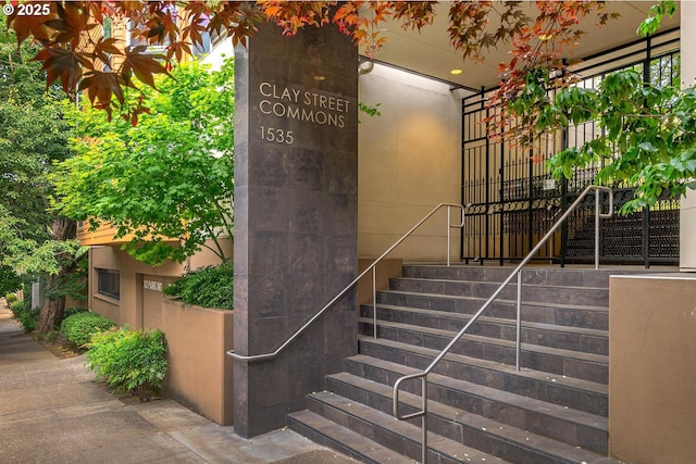 1535 SW Clay St Unit 238, Portland, OR 97201 - view of stairway