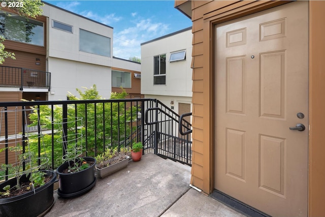 1535 SW Clay St Unit 238, Portland, OR 97201 - entrance to property with a balcony