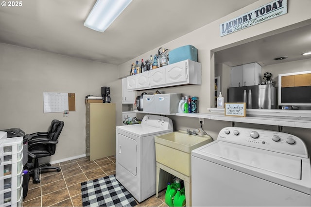 204 Adam Dr, Canyon City, OR 97820 - washroom featuring washer and dryer and baseboards