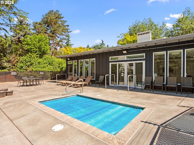 5417 N St, Washougal, WA 98671 - view of swimming pool featuring a patio