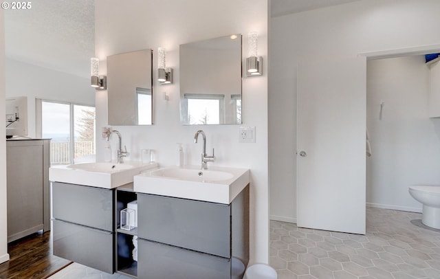 27917 NE 67th St, Camas, WA 98607 - full bathroom with two vanities and toilet