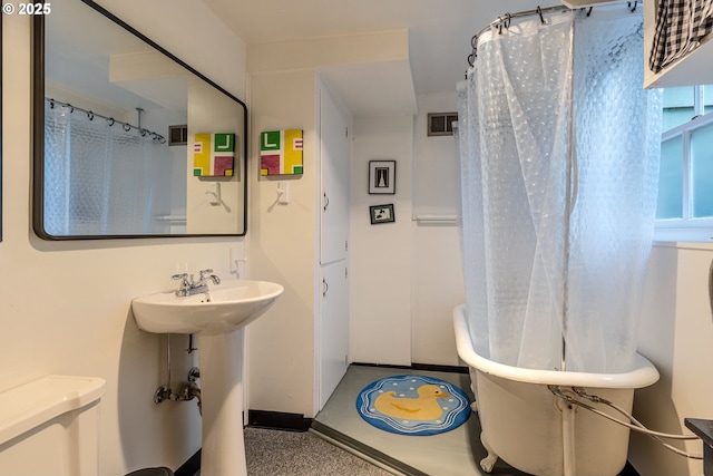 8836 SW 56th Ave, Portland, OR 97219 - bathroom featuring baseboards and toilet