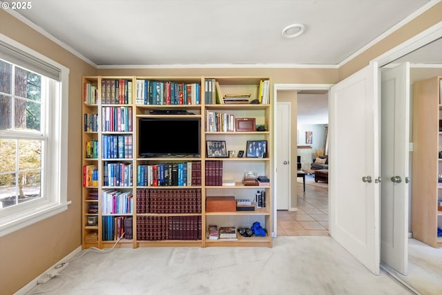 1725 Southshore Blvd, Lake Oswego, OR 97034 - sitting room featuring ornamental molding