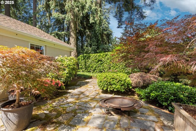 1725 Southshore Blvd, Lake Oswego, OR 97034 - view of patio / terrace