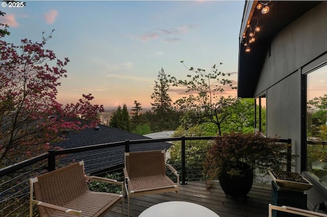 2975 SW Canterbury Ln, Portland, OR 97205 - view of wooden terrace