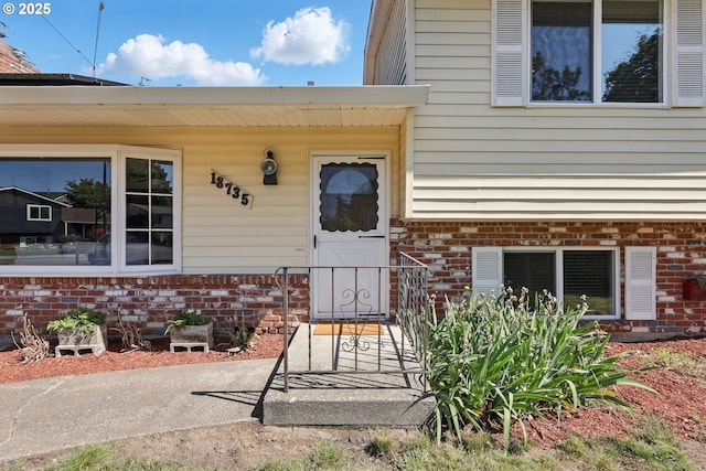 18735 NE Wasco Ct, Portland, OR 97230 - entrance to property featuring brick siding