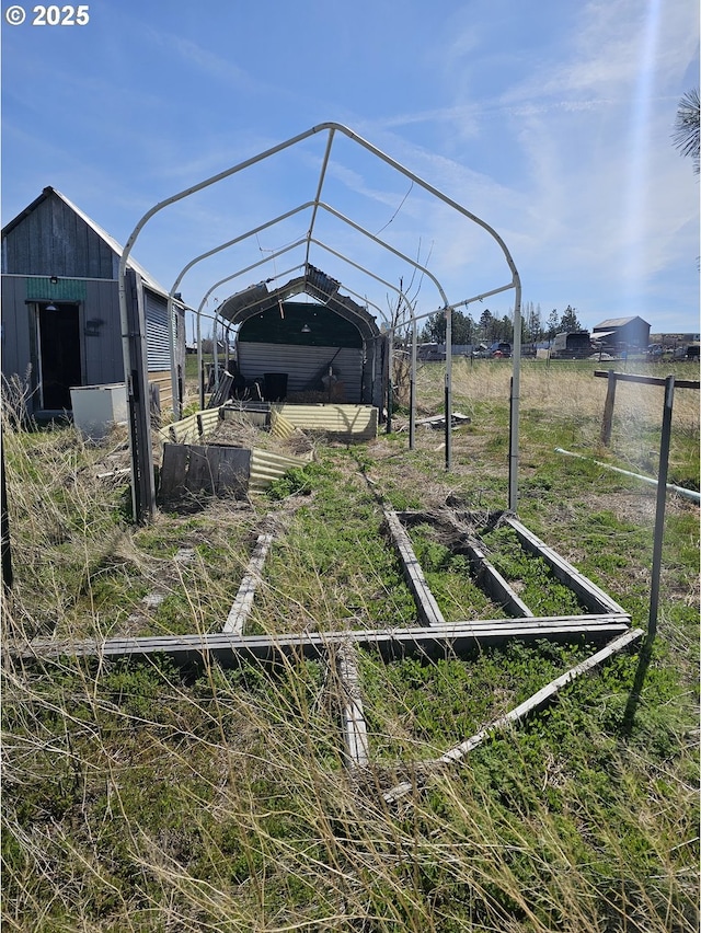 54901 Willow St, Heppner, OR 97836 - view of yard featuring a carport