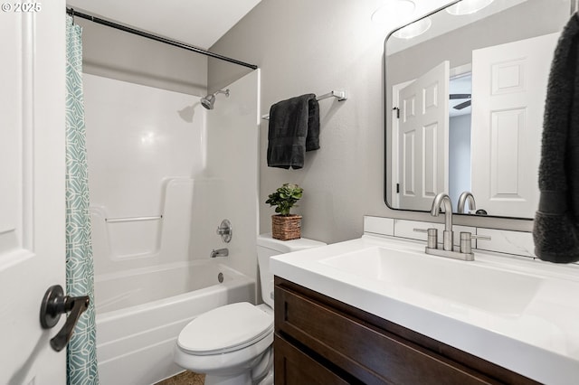 4782 Lowell Ave, Keizer, OR 97303 - full bath featuring shower / bath combination with curtain and vanity