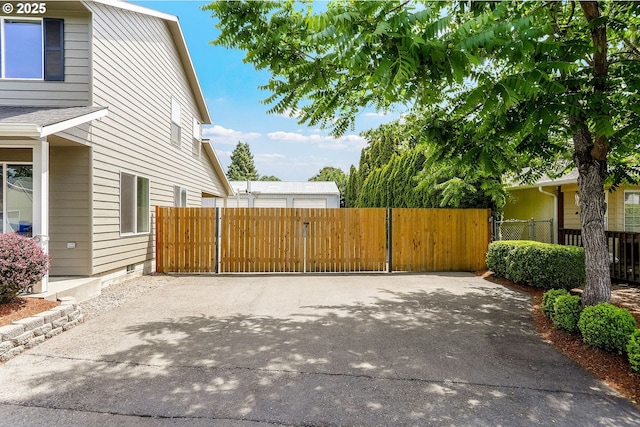 4782 Lowell Ave, Keizer, OR 97303 - view of side of property featuring a gate