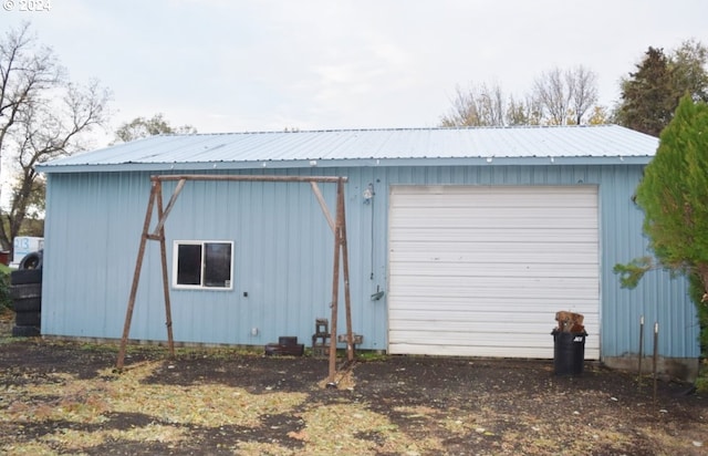 view of detached garage