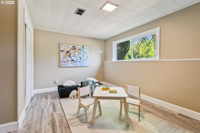 7323 SW Nevada Ter, Portland, OR 97219 - recreation room featuring wood finished floors