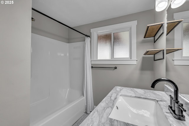 1388 Hillendale Dr, Salem, OR 97302 - full bath featuring shower / bath combo and vanity