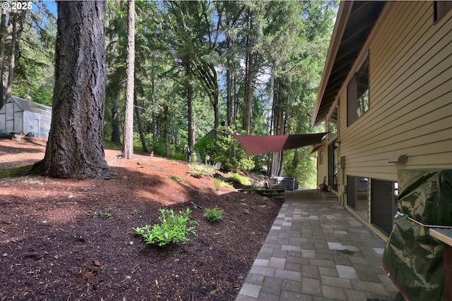 768 Brookside Dr, Eugene, OR 97405 - view of yard featuring a patio area