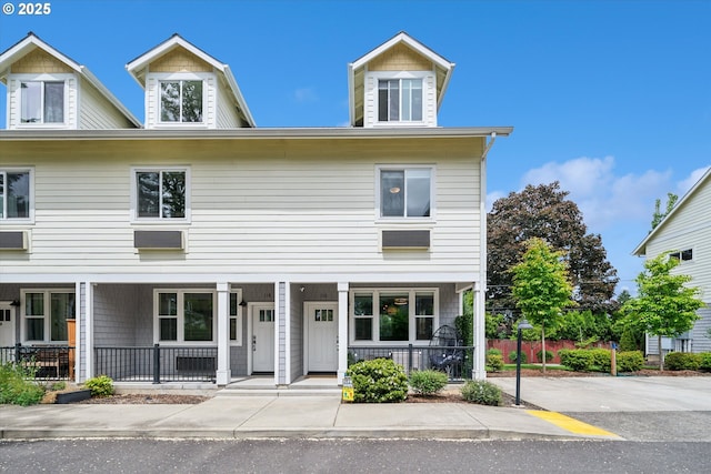 116 NE 109th Ave, Portland, OR 97220 - multi unit property with a porch