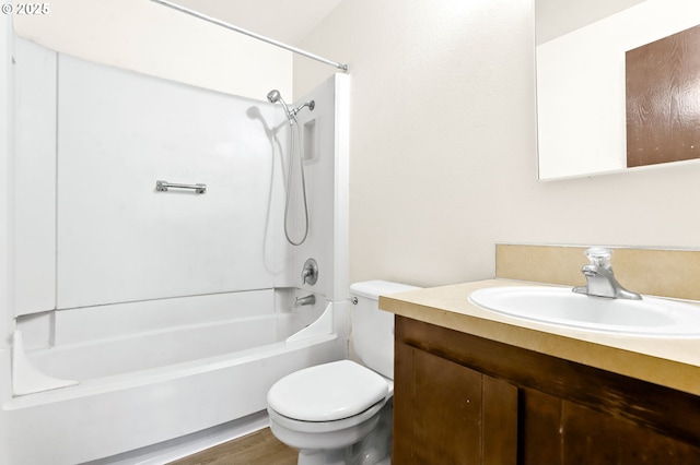 9208 NE 27th St, Vancouver, WA 98662 - full bathroom featuring toilet, vanity, and shower / tub combination