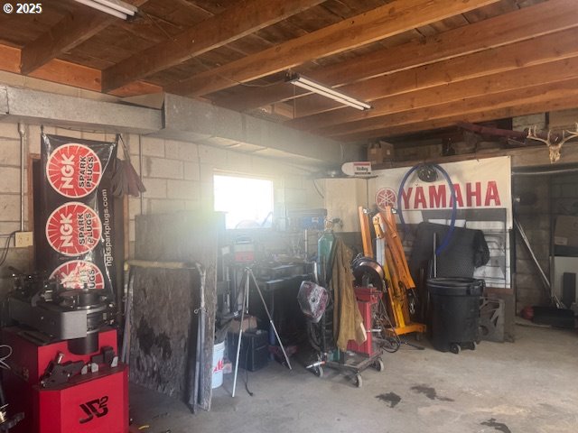 501 Clairmont St, Wallowa, OR 97885 - basement with concrete block wall