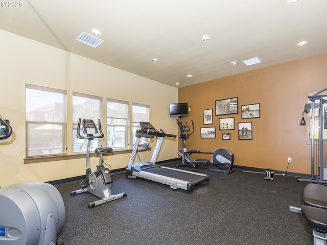 14215 SW Burlwood Ln, Beaverton, OR 97005 - exercise room featuring baseboards, visible vents, and recessed lighting