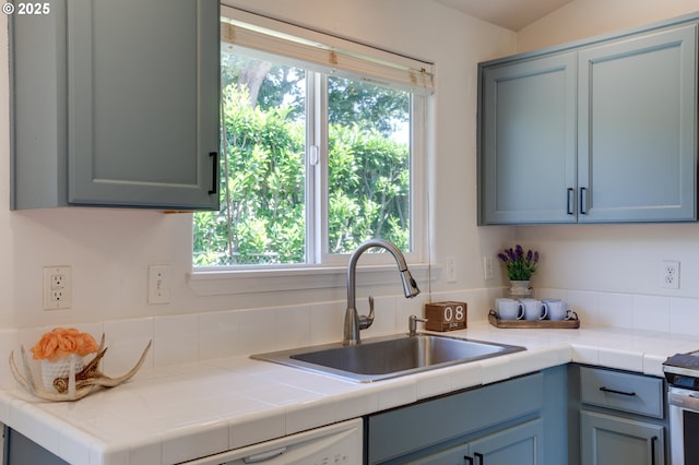 1185 Shady Ln, Keizer, OR 97303 - kitchen featuring plenty of natural light