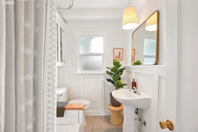 3615 NE 72nd Ave, Portland, OR 97213 - full bathroom featuring plenty of natural light and curtained shower
