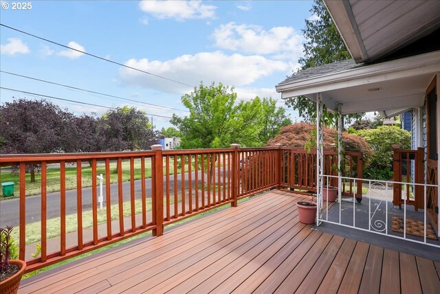 3615 NE 72nd Ave, Portland, OR 97213 - view of wooden terrace