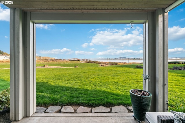 view of yard featuring a water view