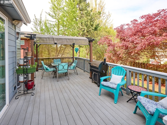 deck featuring outdoor dining space