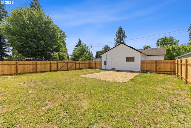 115 E Sheridan St, Newberg, OR 97132 - view of fenced backyard