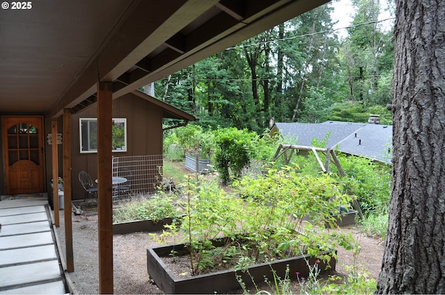 89016 Bridge St, Springfield, OR 97478 - view of yard featuring a garden