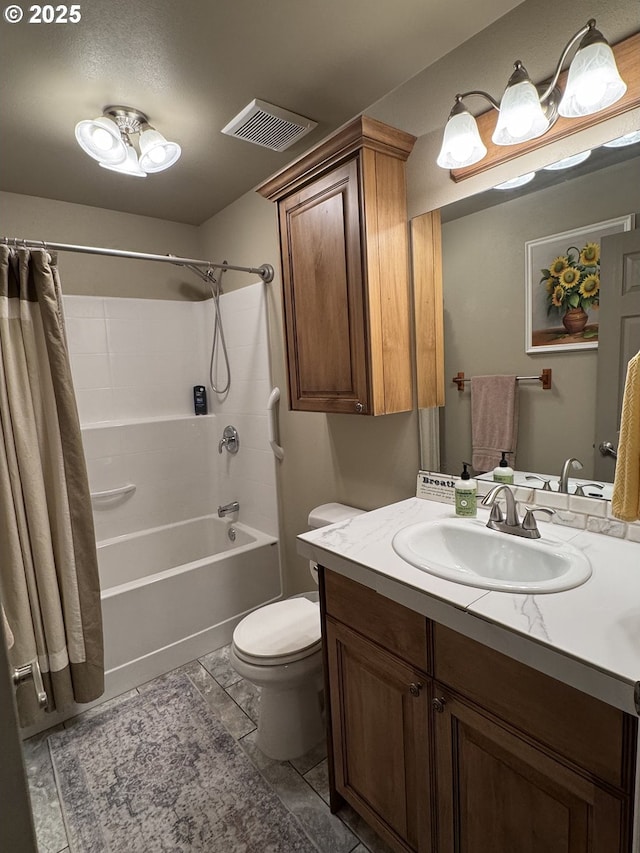 1809 Balm St, Baker City, OR 97814 - bathroom featuring shower / tub combo with curtain and vanity