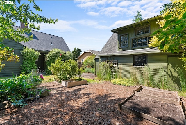 6736 N Haight Ave, Portland, OR 97217 - view of yard with a garden