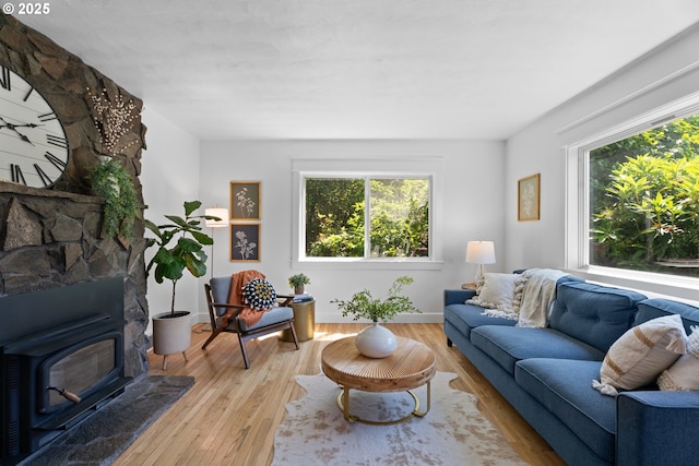 6736 N Haight Ave, Portland, OR 97217 - living area featuring healthy amount of natural light and light wood-type flooring