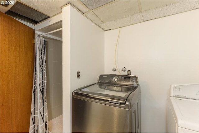 11995 SW 119th Ave, Portland, OR 97223 - laundry area featuring washing machine and clothes dryer