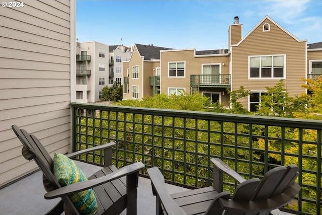 1710 S Harbor Way Unit C405, Portland, OR 97201 - balcony featuring a residential view