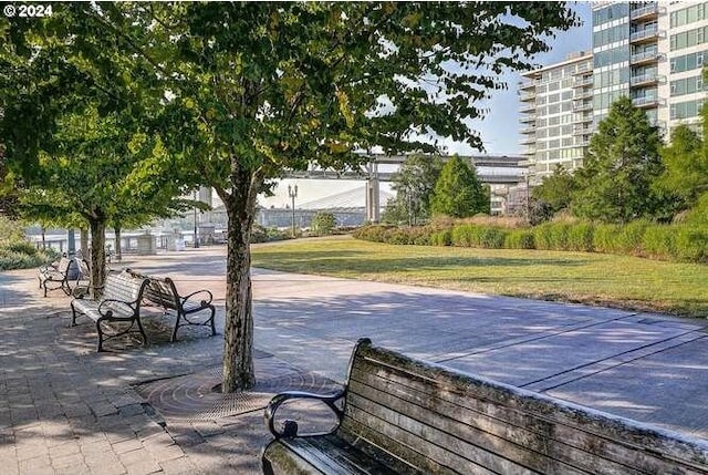 1710 S Harbor Way Unit C405, Portland, OR 97201 - surrounding community with a yard