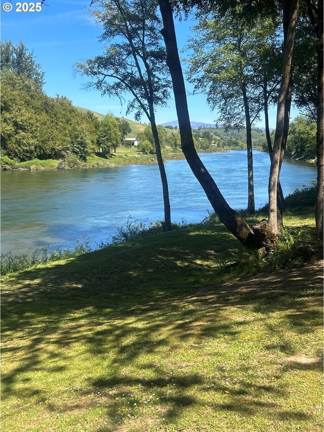 15928 N Umpqua Hwy, Roseburg, OR 97470 - water view