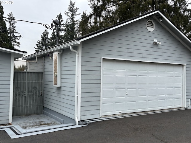 view of detached garage