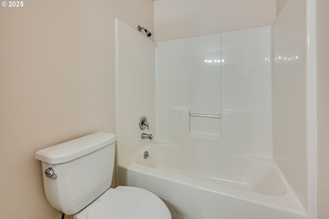 9120 NE 54th St, Vancouver, WA 98662 - full bathroom with toilet and bathing tub / shower combination