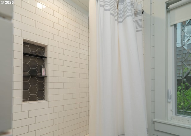 762 G St, Gearhart, OR 97138 - full bathroom with a shower with curtain