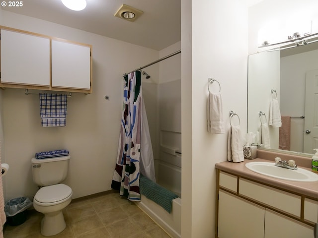 5142 SW Multnomah Blvd Unit A, Portland, OR 97219 - full bath with tile patterned floors, toilet, vanity, and shower / tub combo