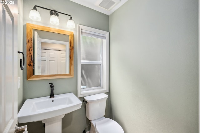 5364 Rosewood St, Lake Oswego, OR 97035 - half bath featuring toilet and a sink